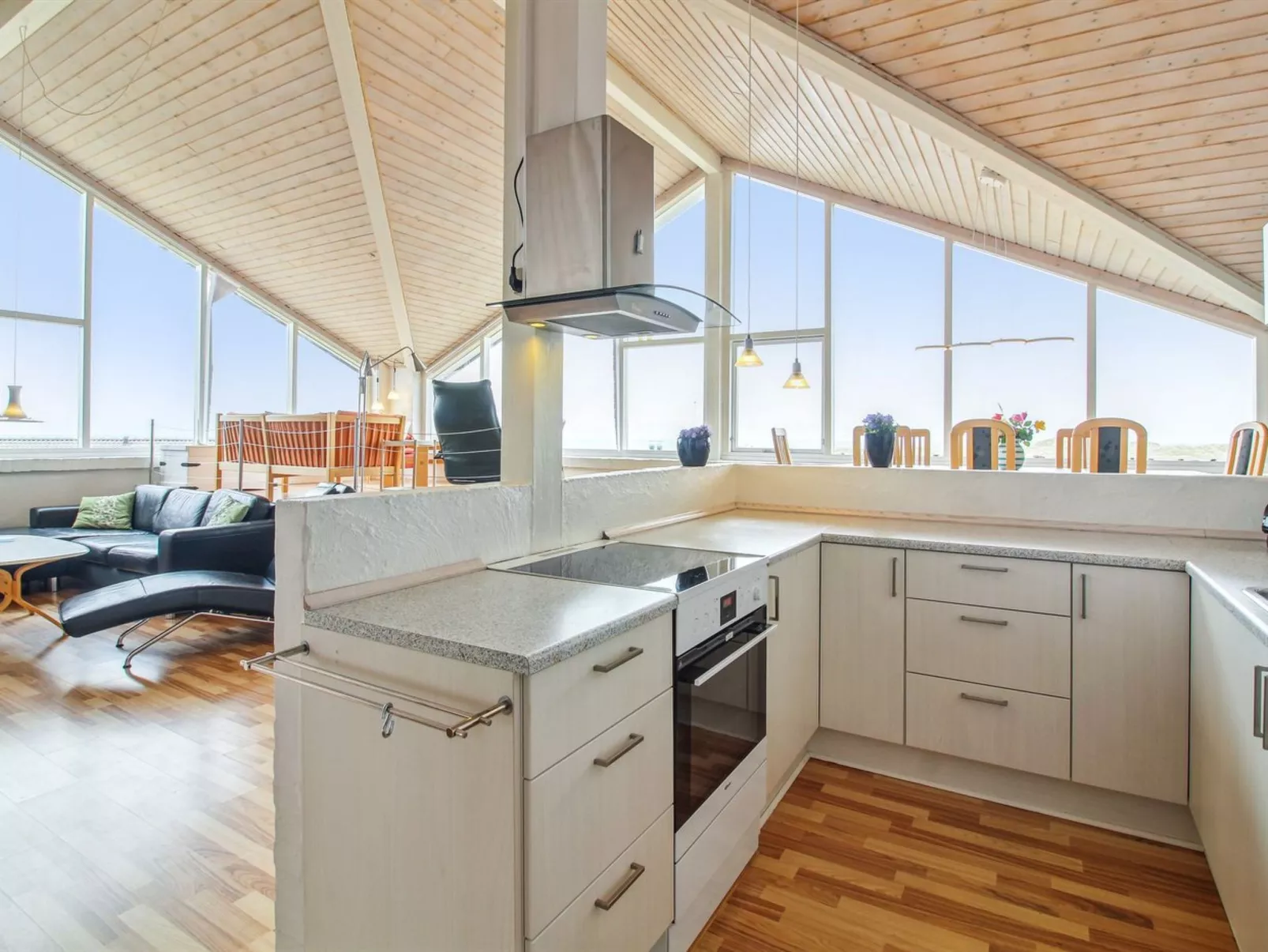 "Sigward" - 180m from the sea-Inside