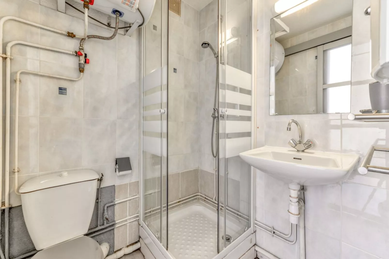 Les 4 Soleils AB N°16 - ST4-Bathroom