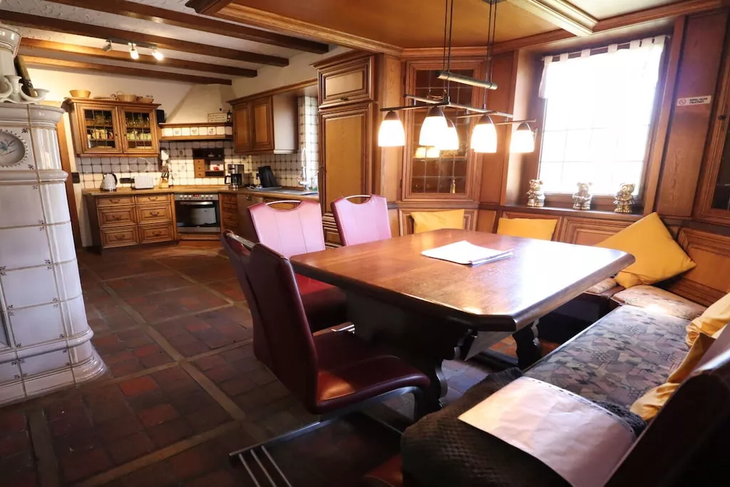 268306-Dining room