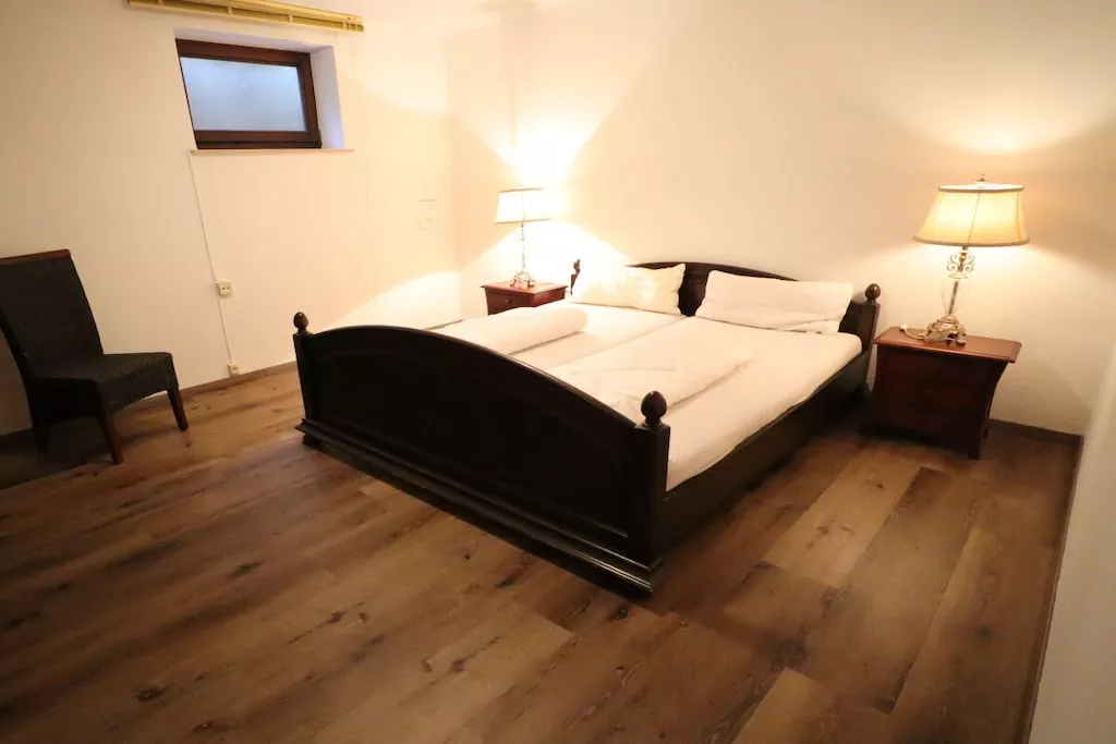 268306-Bedroom