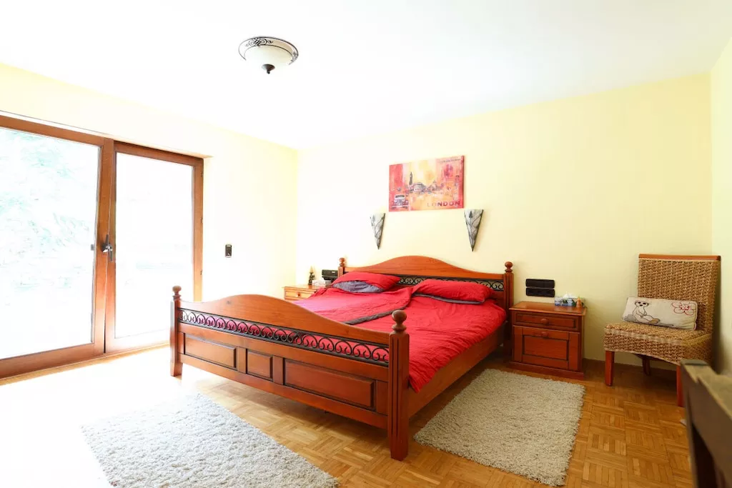 268306-Bedroom