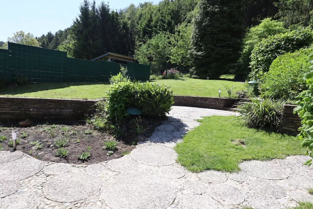 268306-Gardens summer