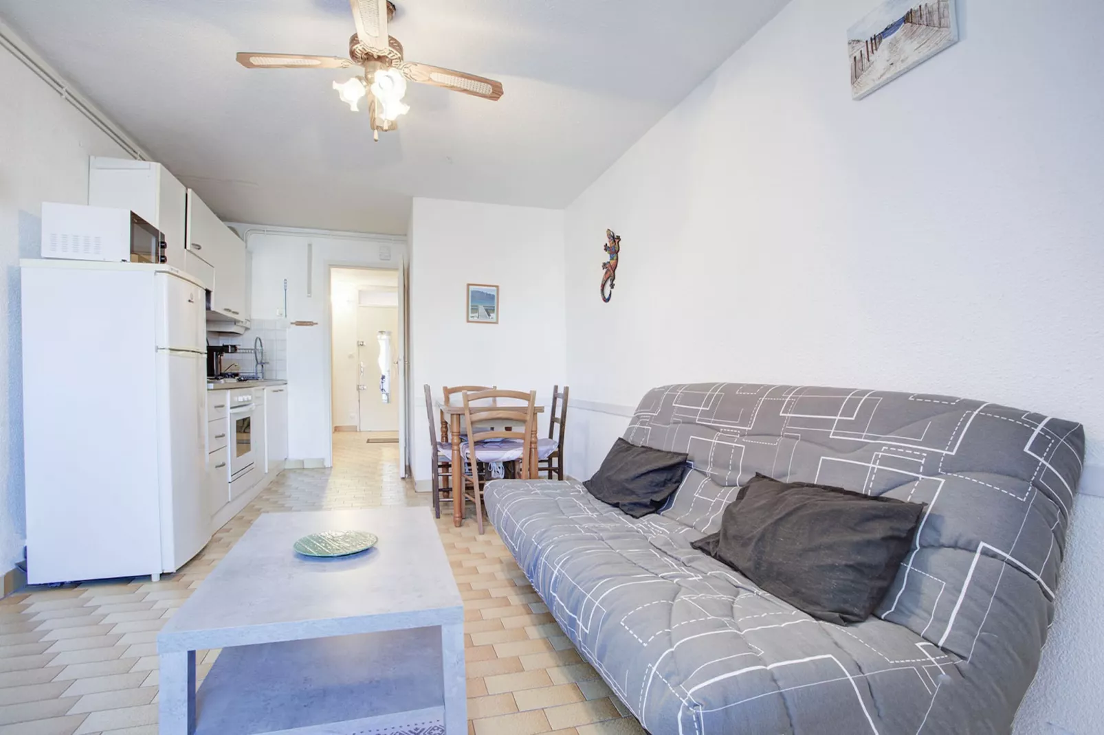 Le Cosmos C N°15 - 2P4-Living room