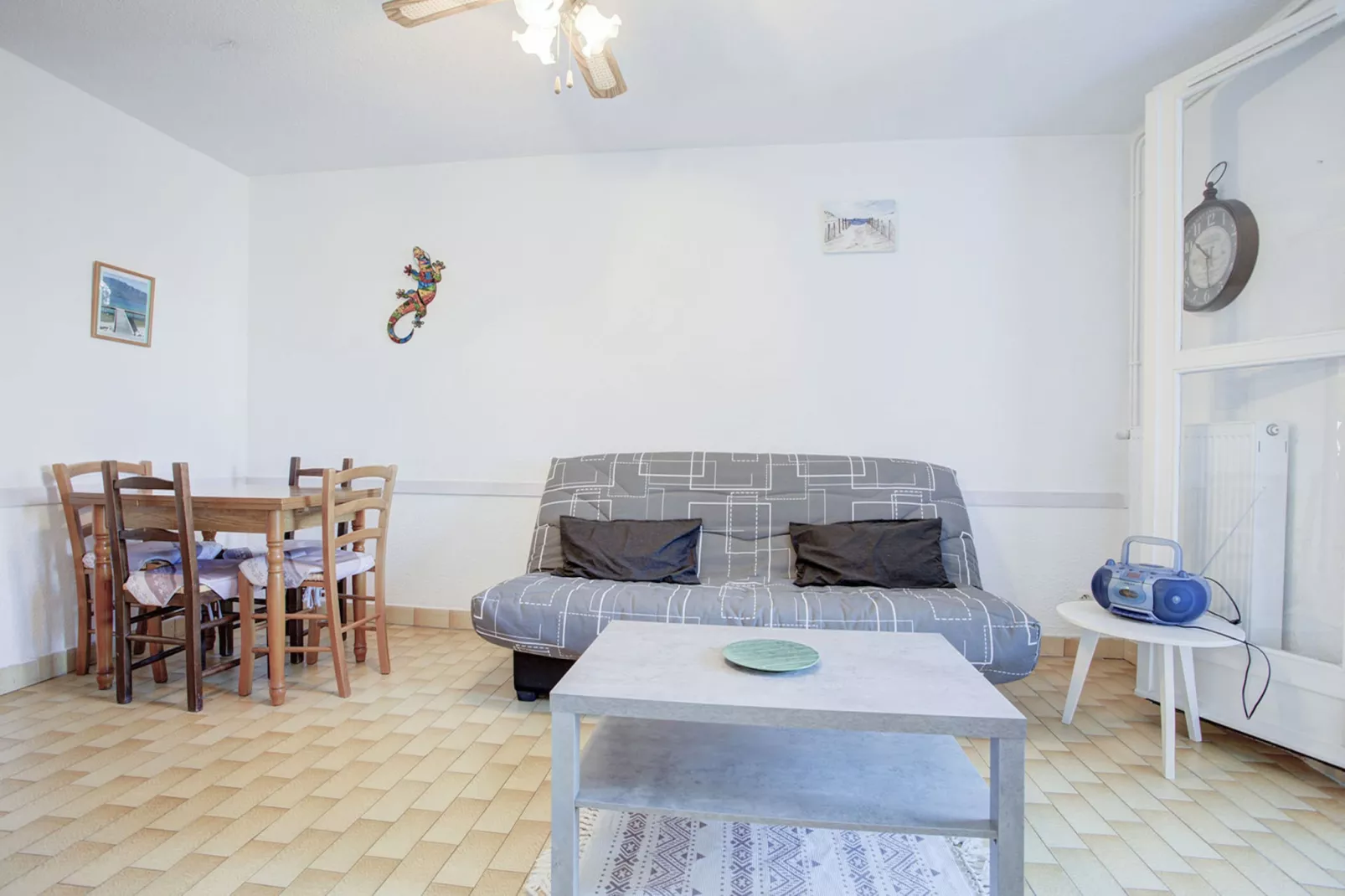 Le Cosmos C N°15 - 2P4-Living room