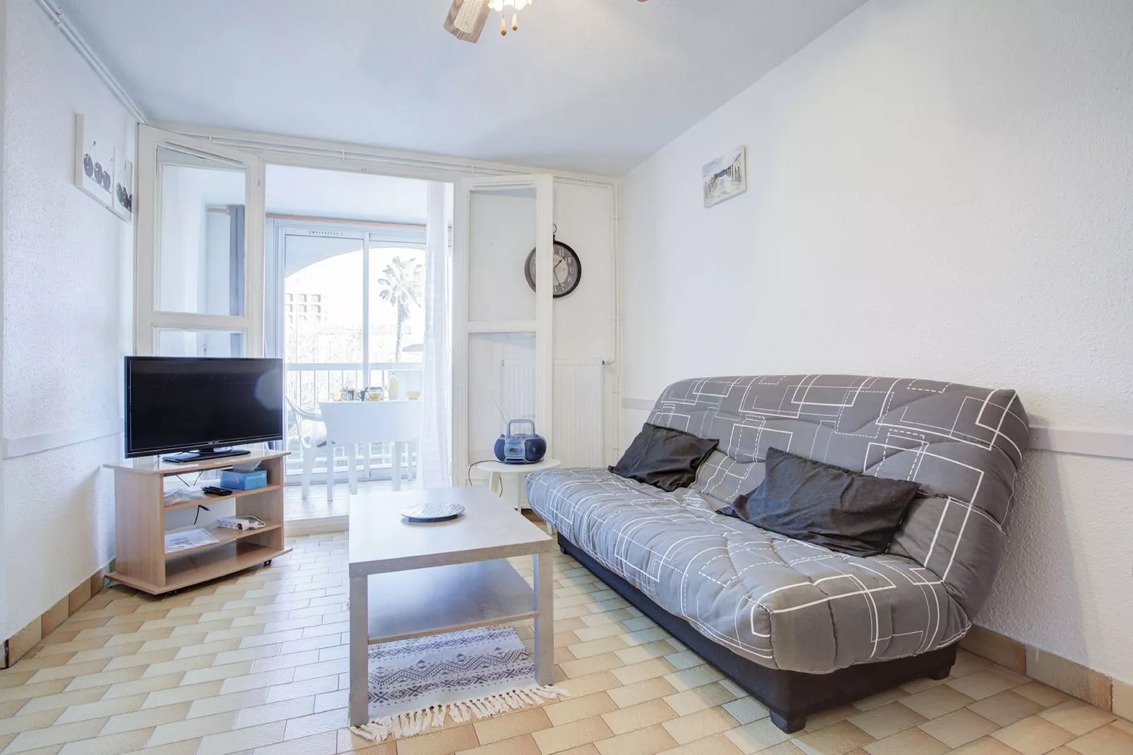 Le Cosmos C N°15 - 2P4-Living room