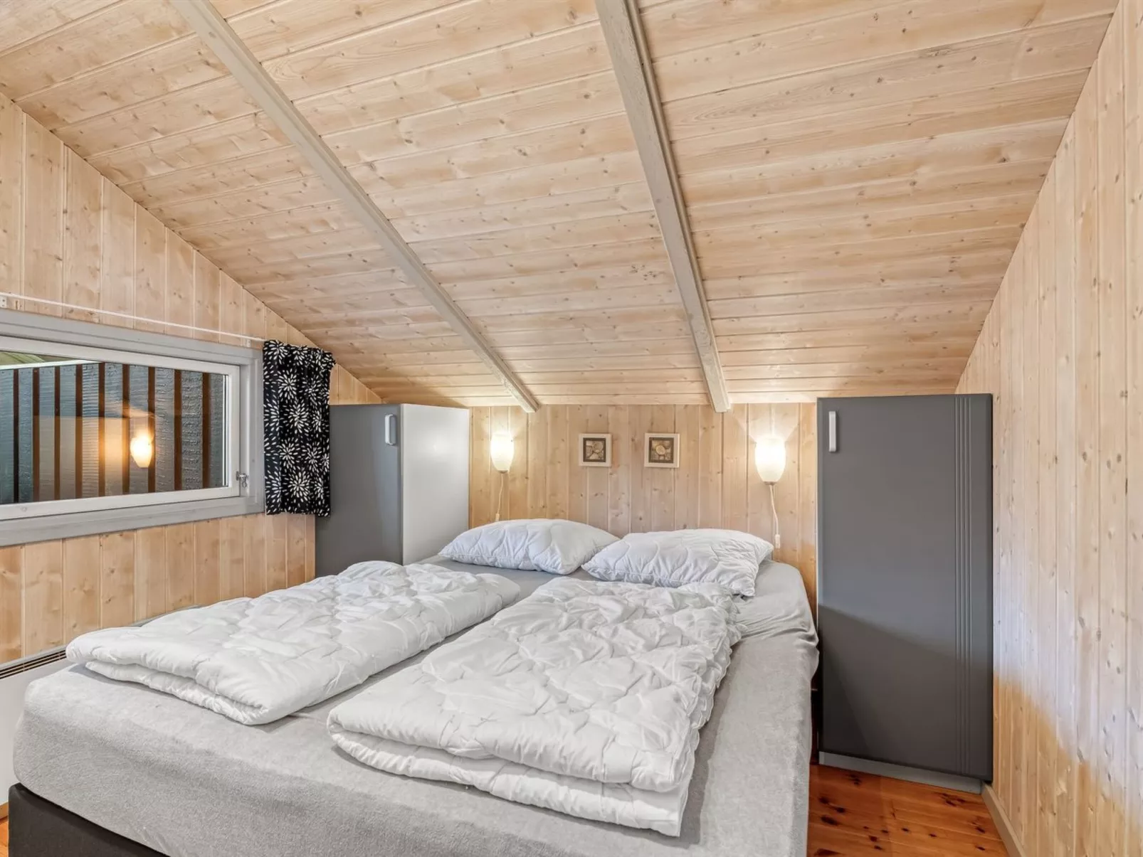 "Hithin" - 800m from the sea-Inside