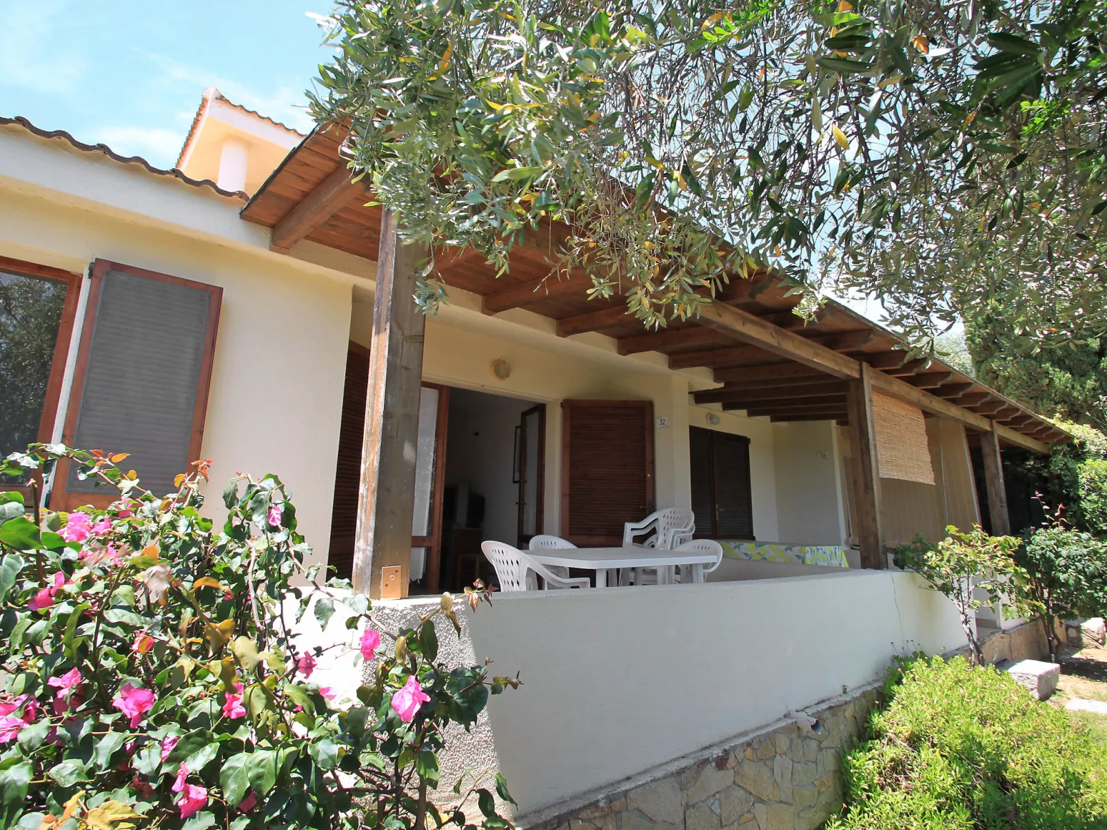 Belvedere Trilo-Outside