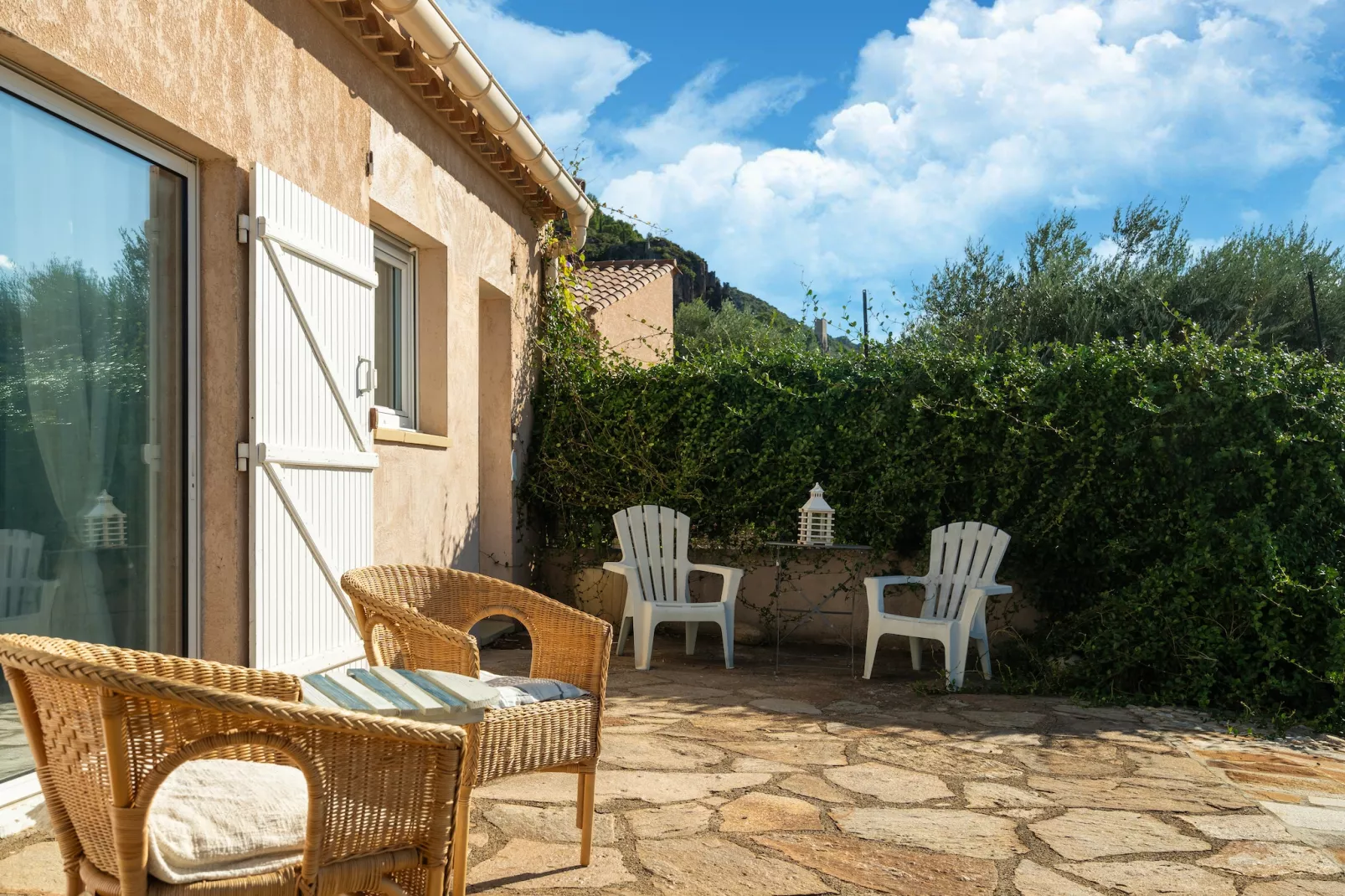 House in the south of France with private pool-Terrace balcony