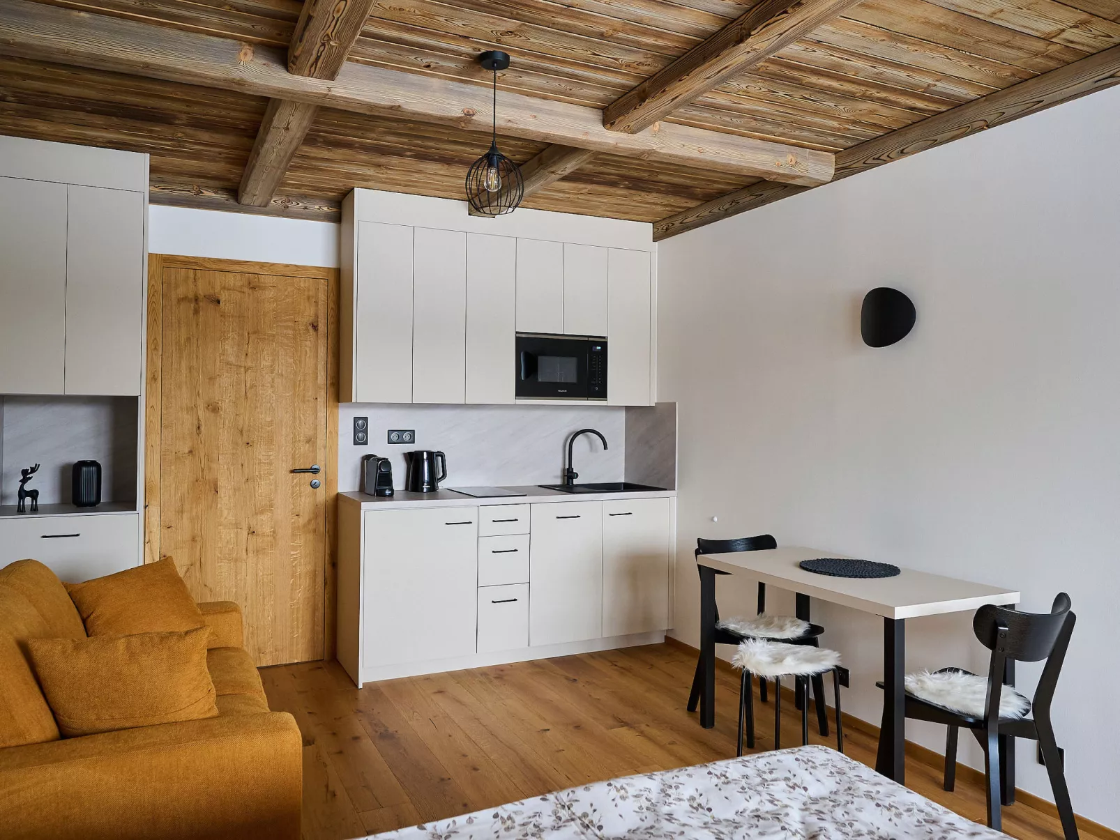 Corso-Inside