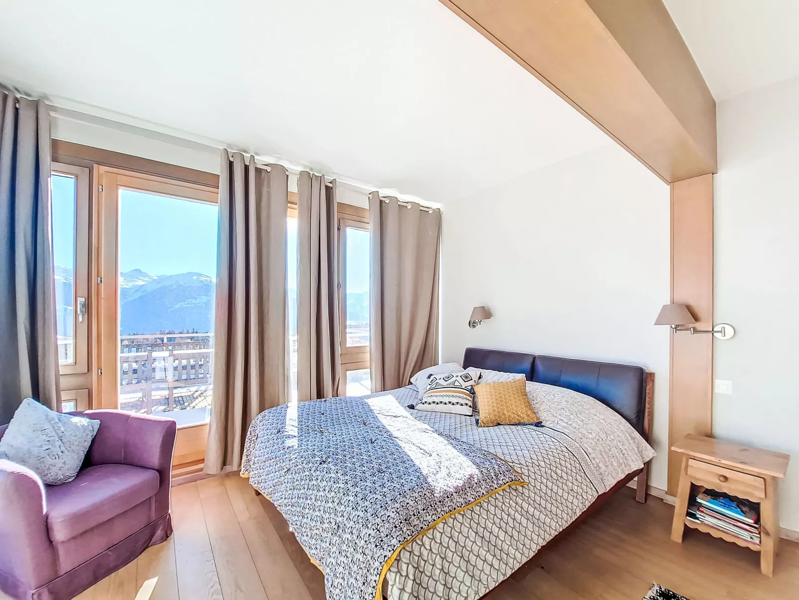 Jeanne D'Arc LOFT-Inside