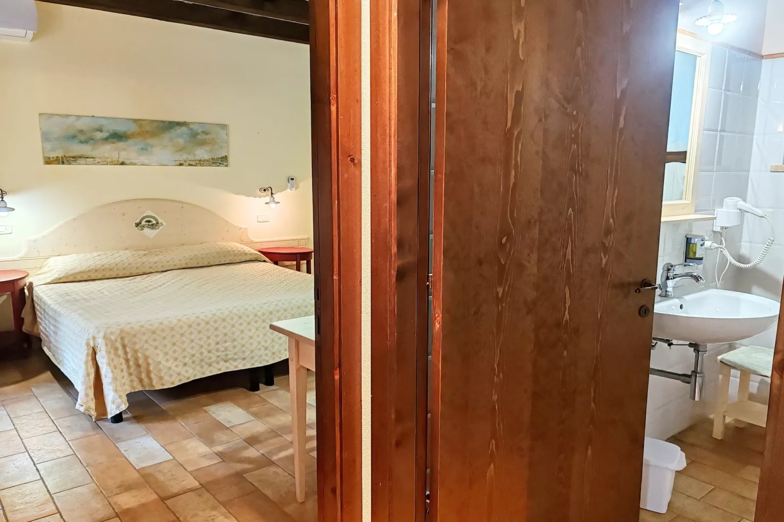Moncaro-Bathroom