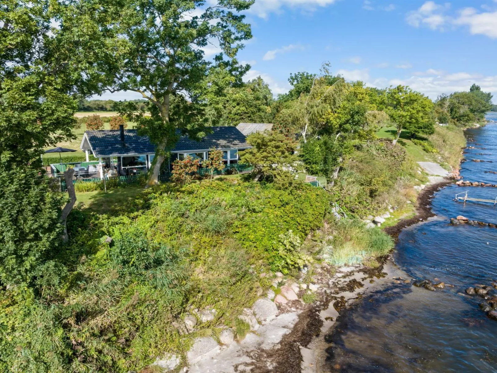 "Harthwik" - 10m from the sea-Outside