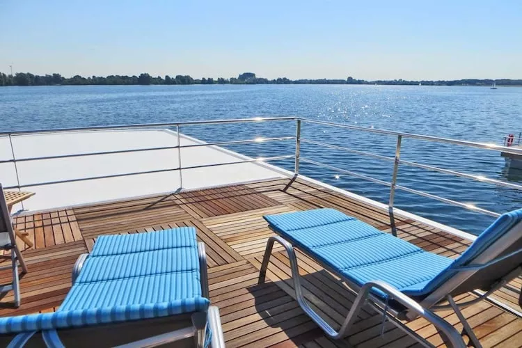 Floating 44 / Boot 2 / 4 Personen-Terrace balcony
