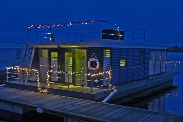 Floating 44 / Boot 2 / 4 Personen-Exterior summer