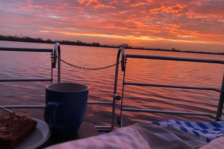 Floating 44 / Boot 2 / 4 Personen-Terrace balcony