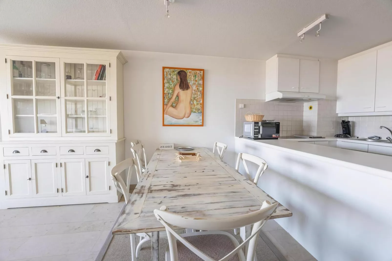 PLAZA E/2433-Dining room