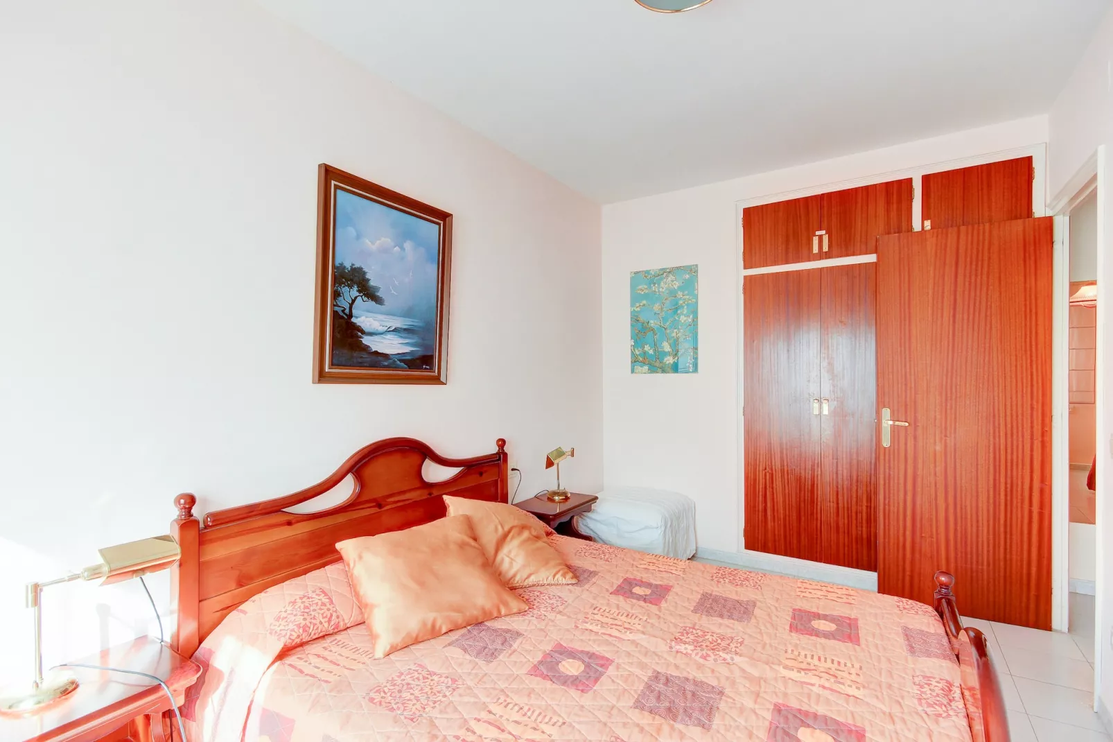 FRANCESC MACIA 57 3B  Roses-Bedroom