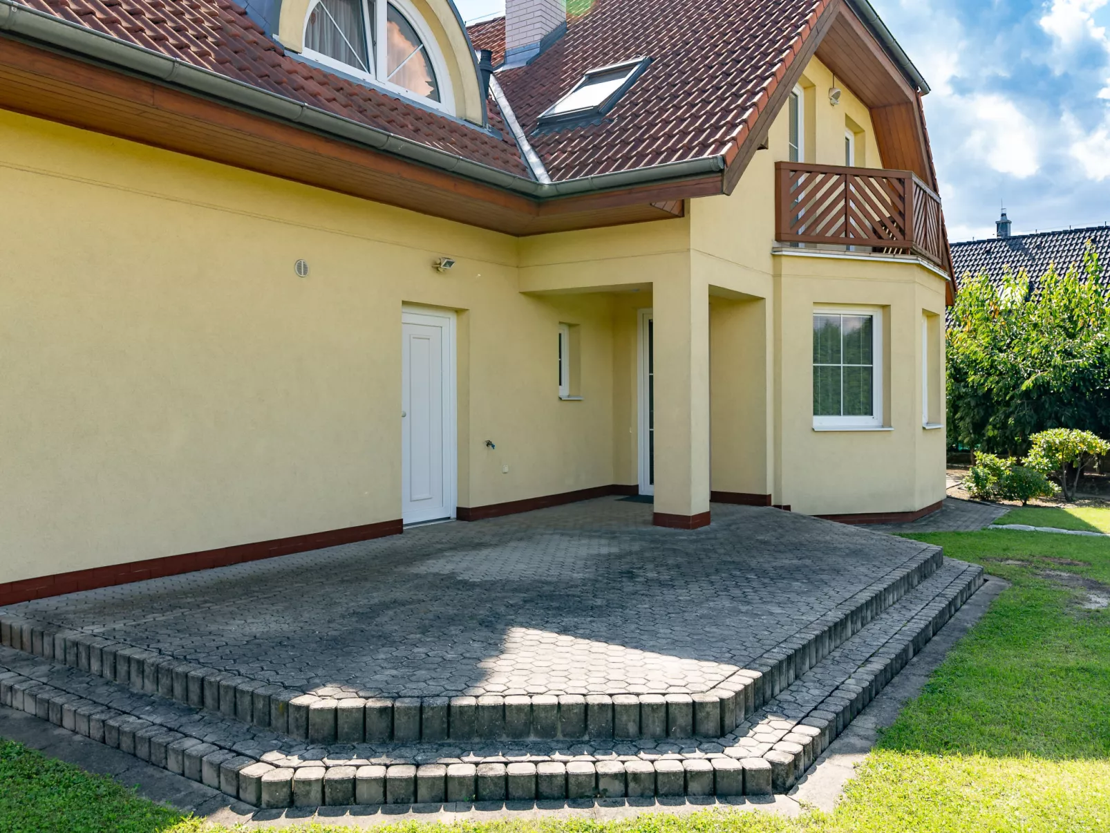 Pool & Garden Villa-Outside