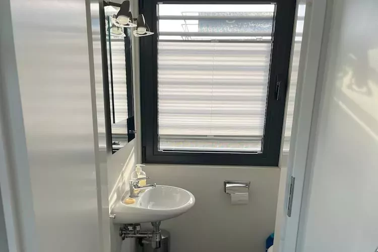 Floating 44 / Boot 4 / 3 Personen-Bathroom