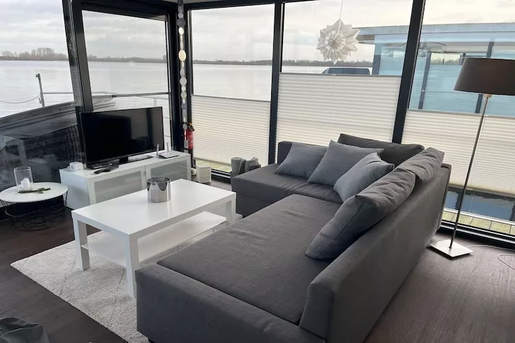 Floating 44 / Boot 4 / 4 Personen-Living room