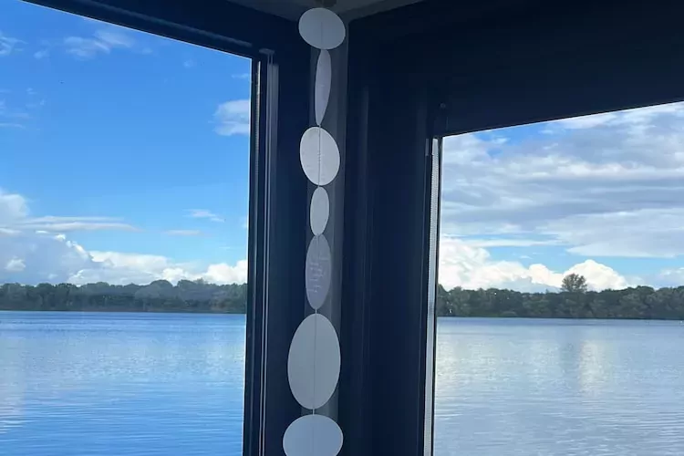 Floating 44 / Boot 4 / 4 Personen-Living room