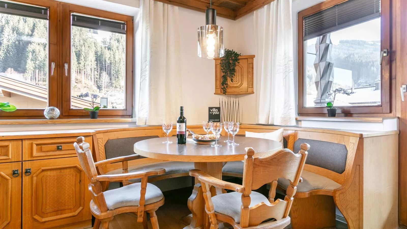 Blumenwiese II-Dining room