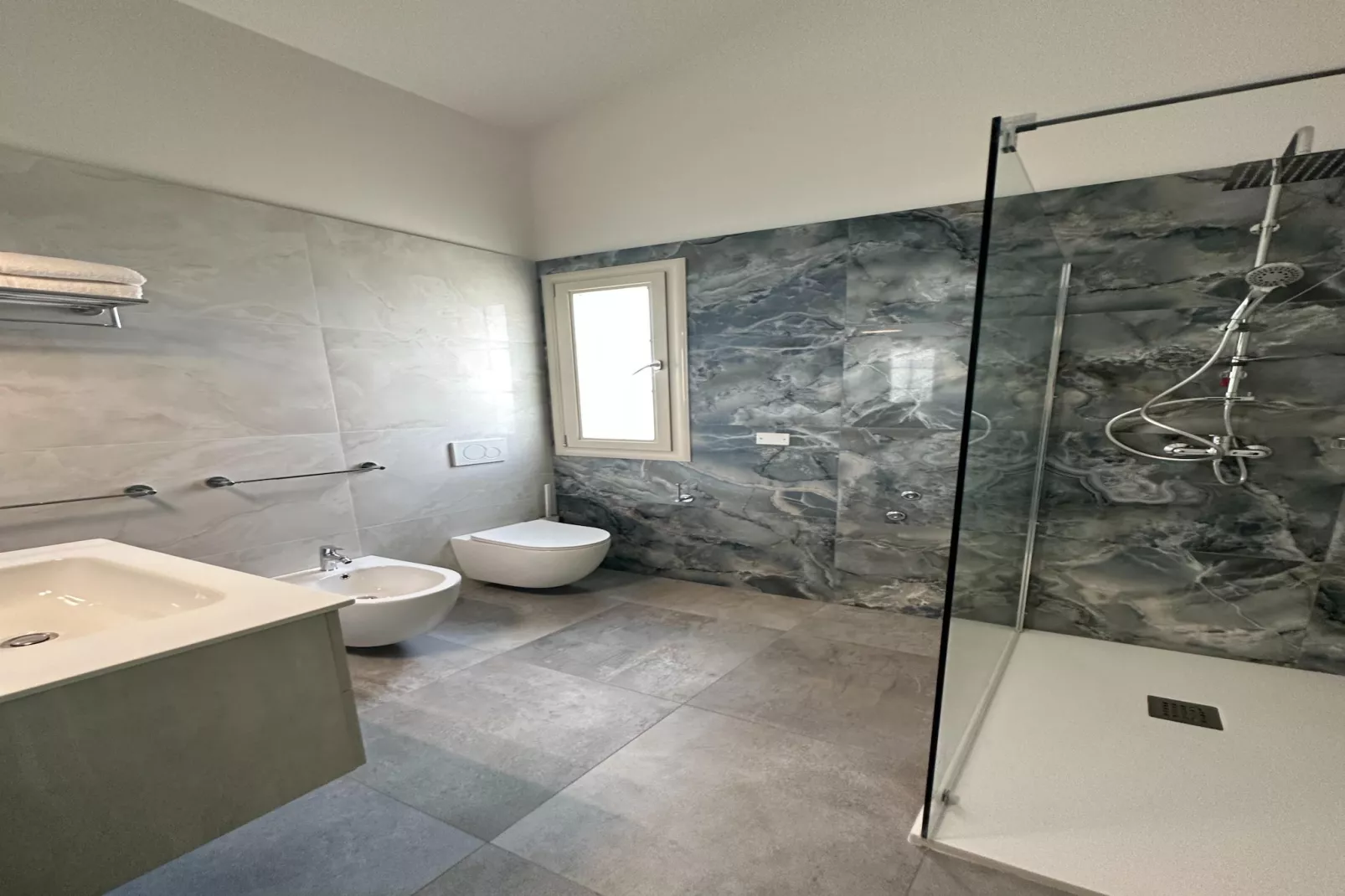 Oleandro-Bathroom
