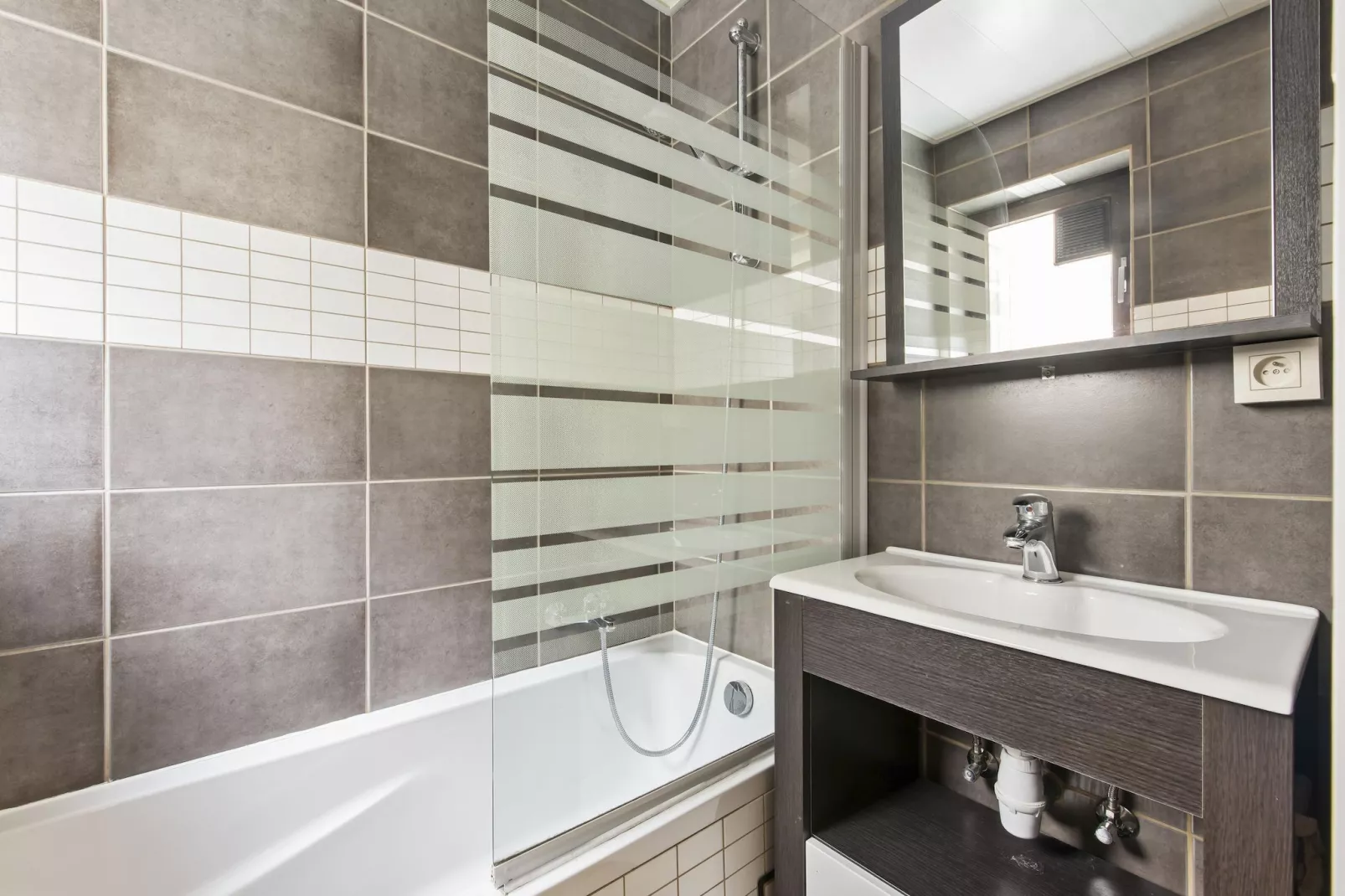 The Gallery DEF D2-Bathroom