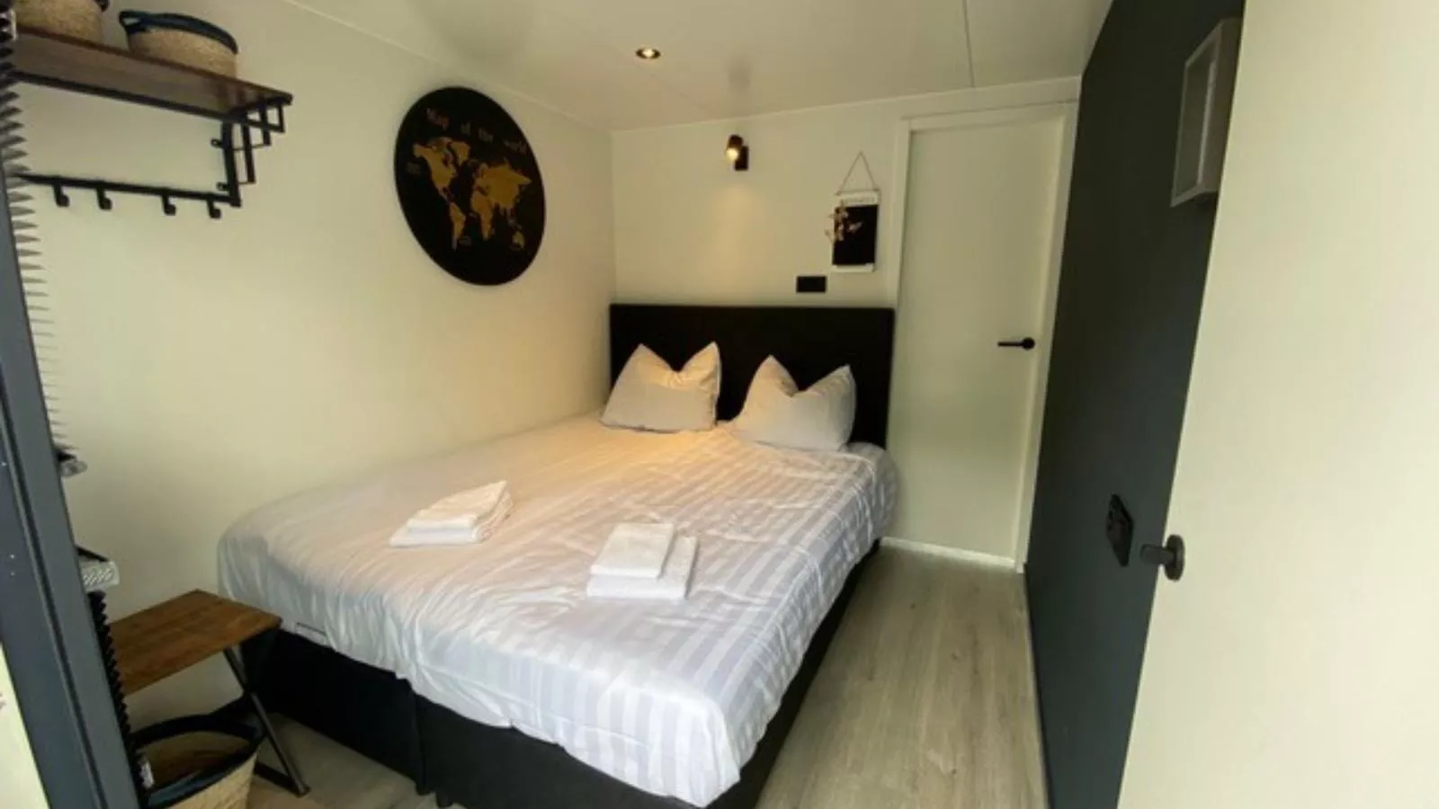 Floating in Heeg-Chambre