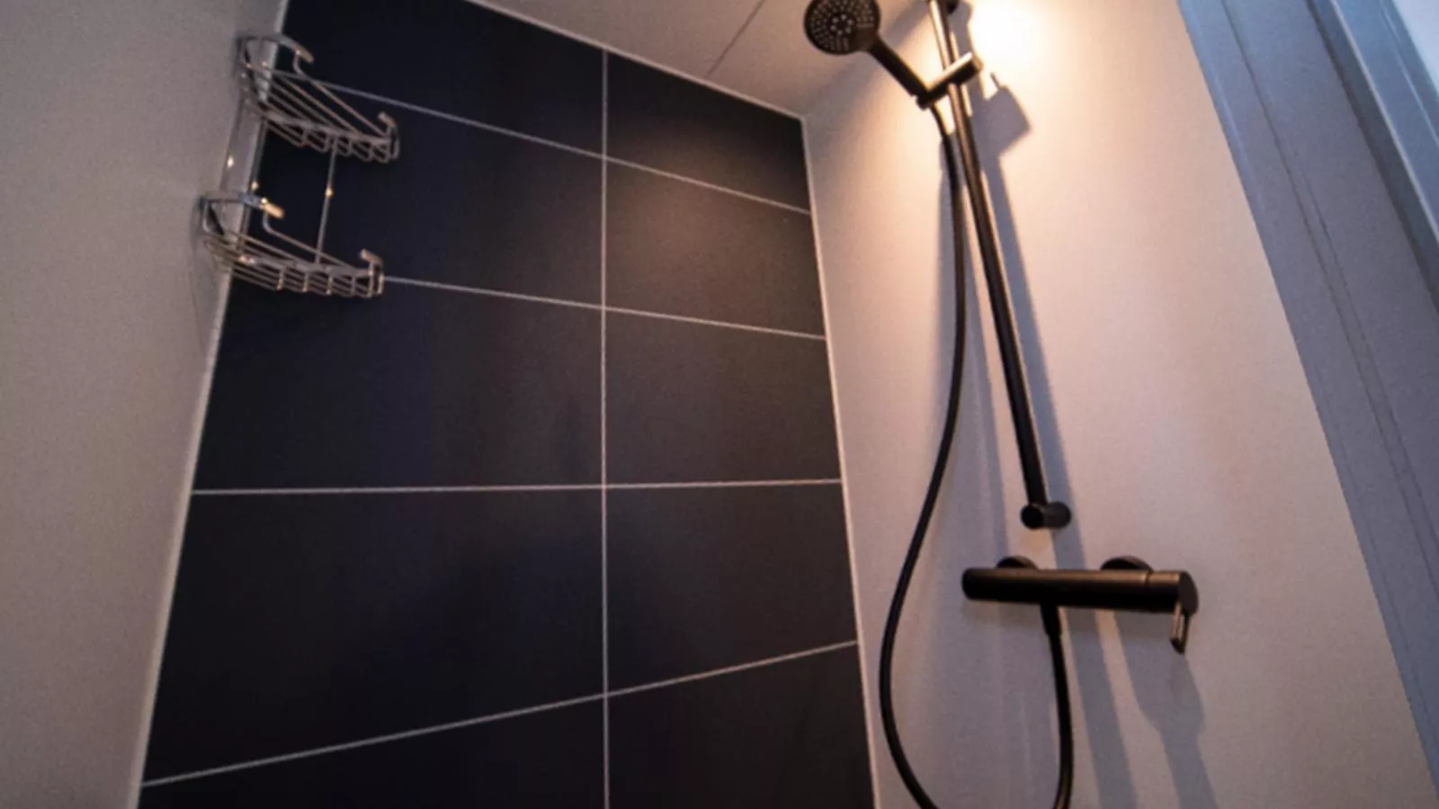Floating in Heeg-Salle de bain