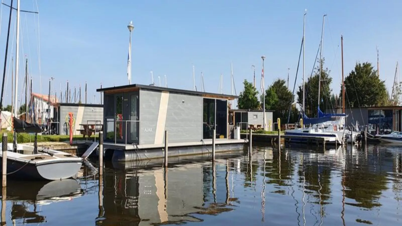 Floating in Heeg-Extérieur été