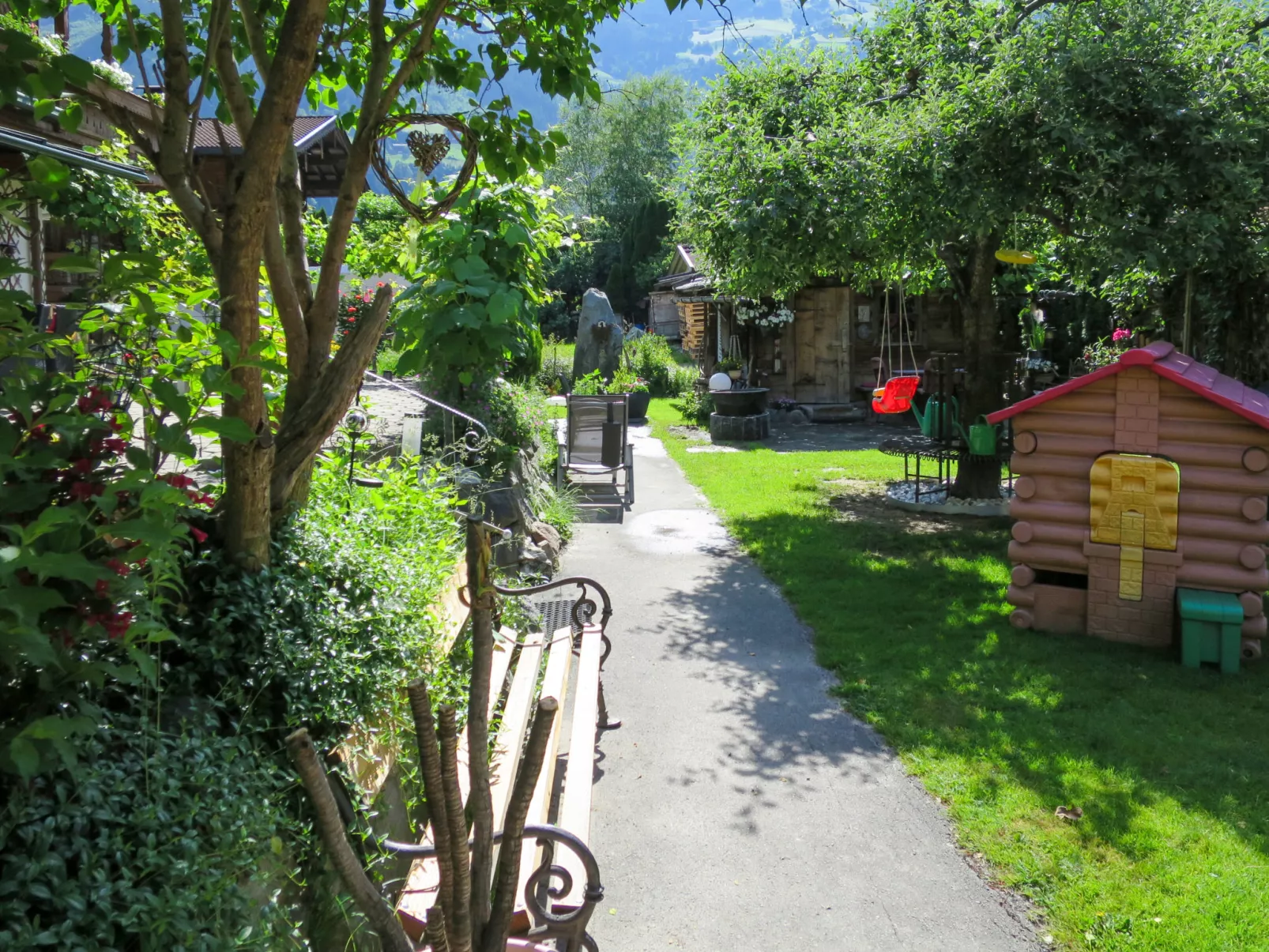 Weiher-Outside