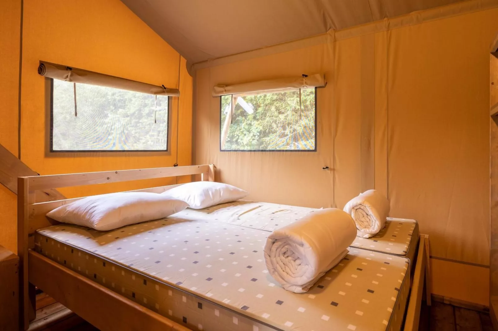 Dreamer 49-Bedroom