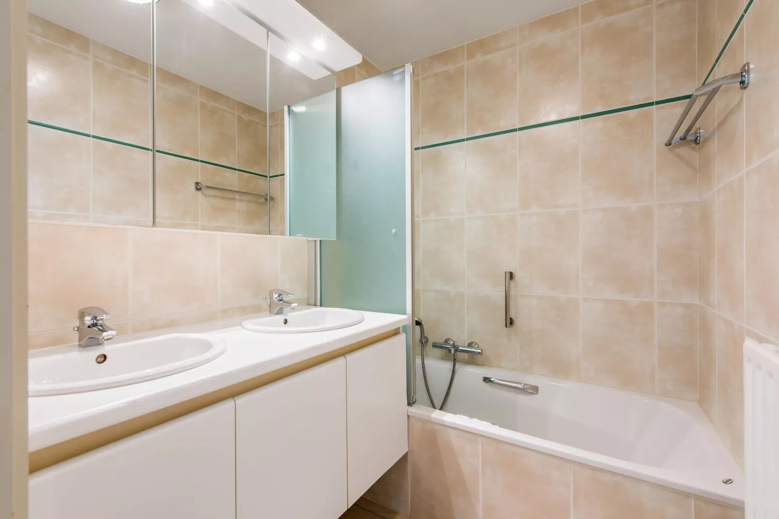 Pablo I 302 G02-Salle de bain