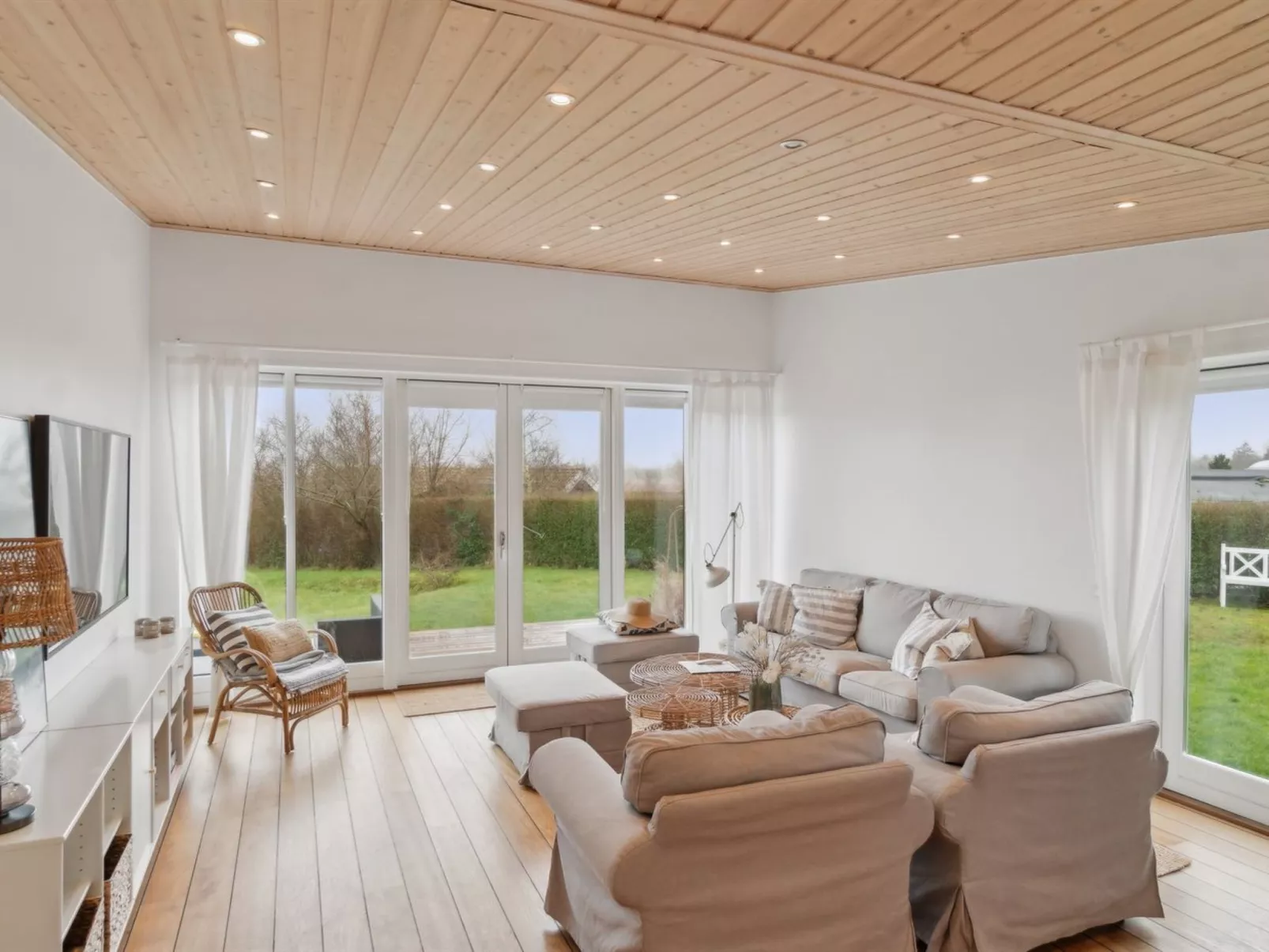 "Eero" - 175m to the inlet-Inside