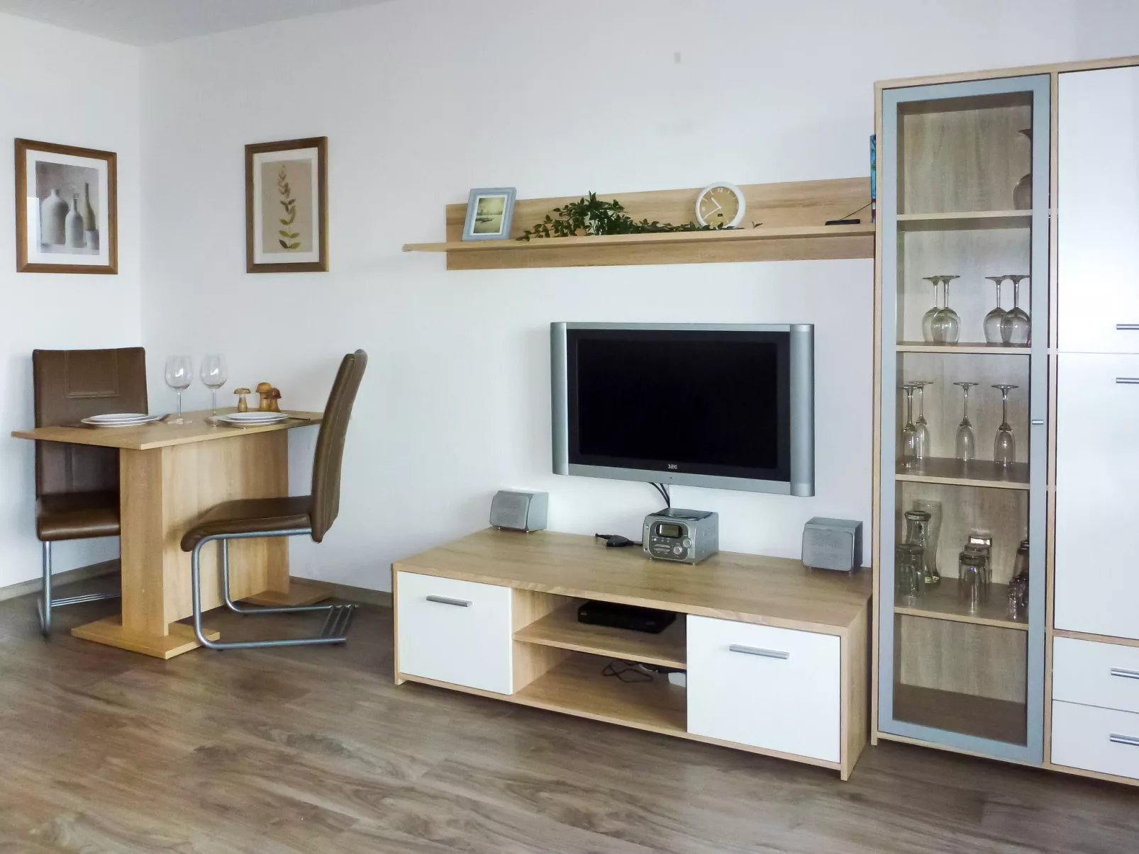 Wald und Wiese (B 94)-Inside