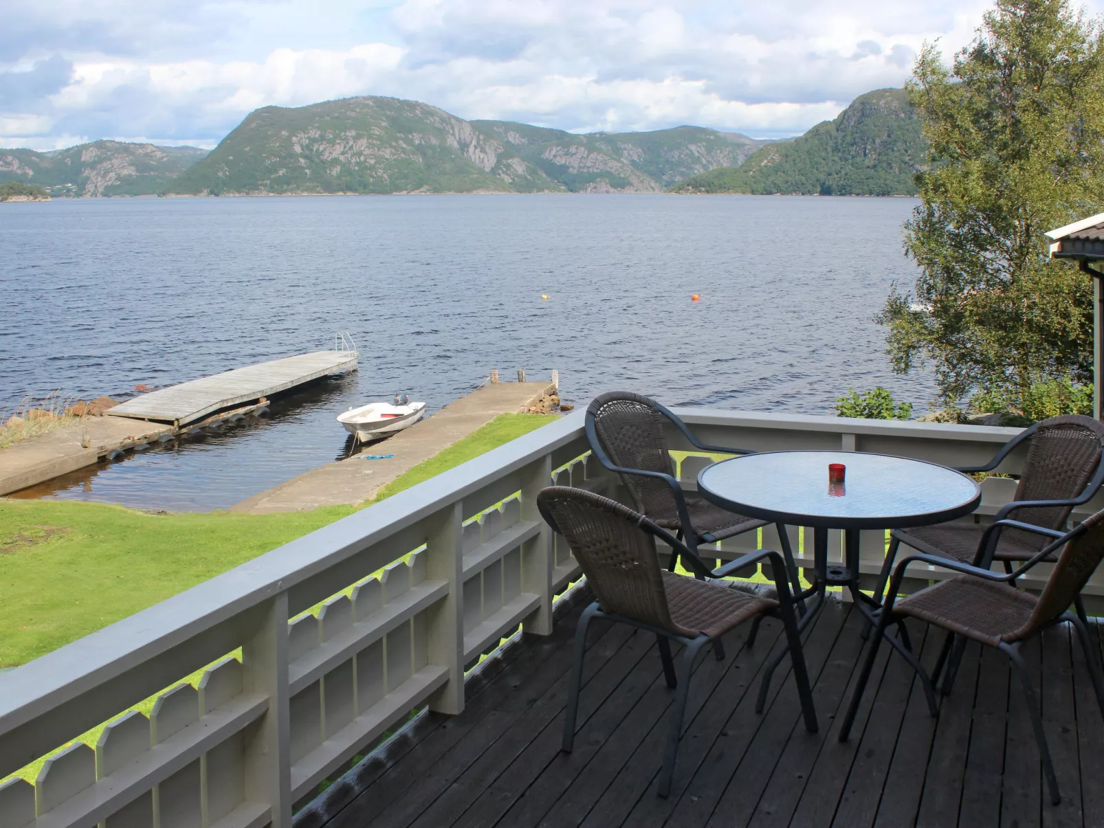 Åptafjorden-Outside