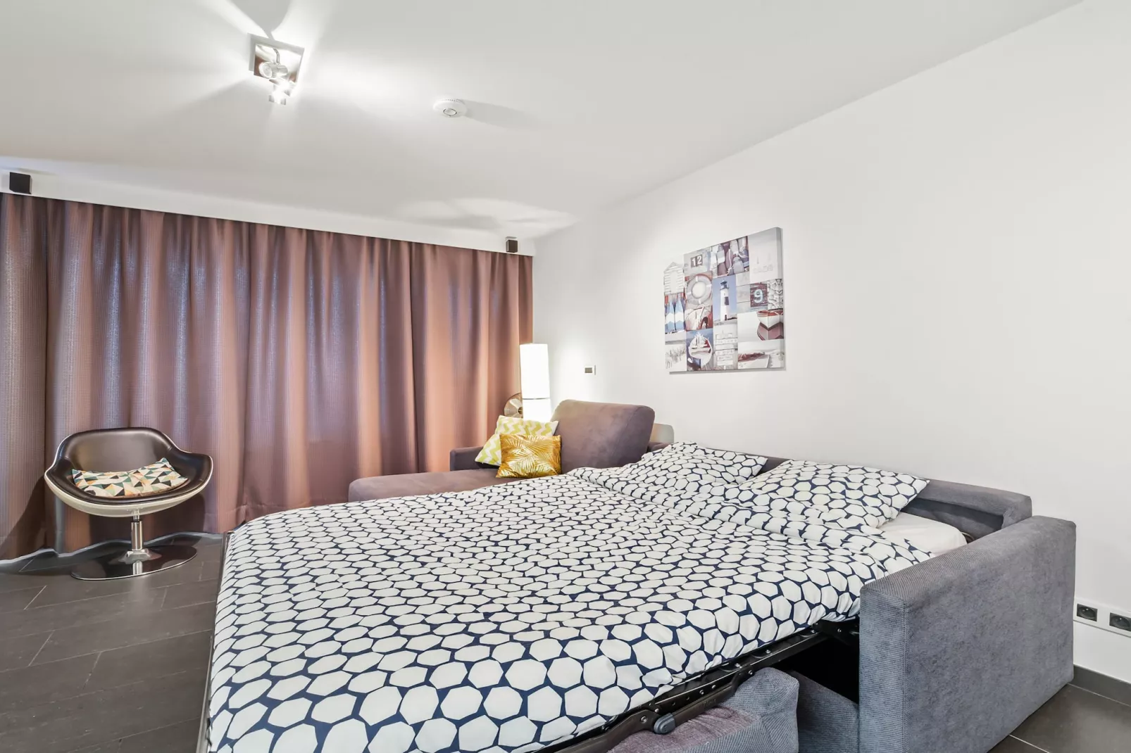 Godderis 48H-Bedroom
