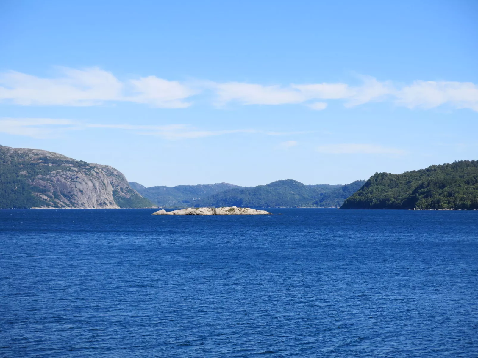 Åptafjorden-Outside