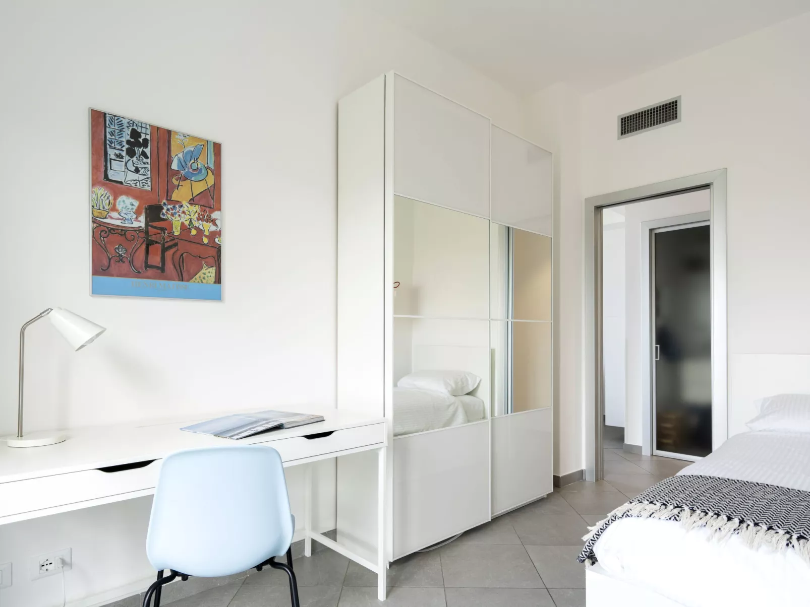 Terre Bianche-Inside