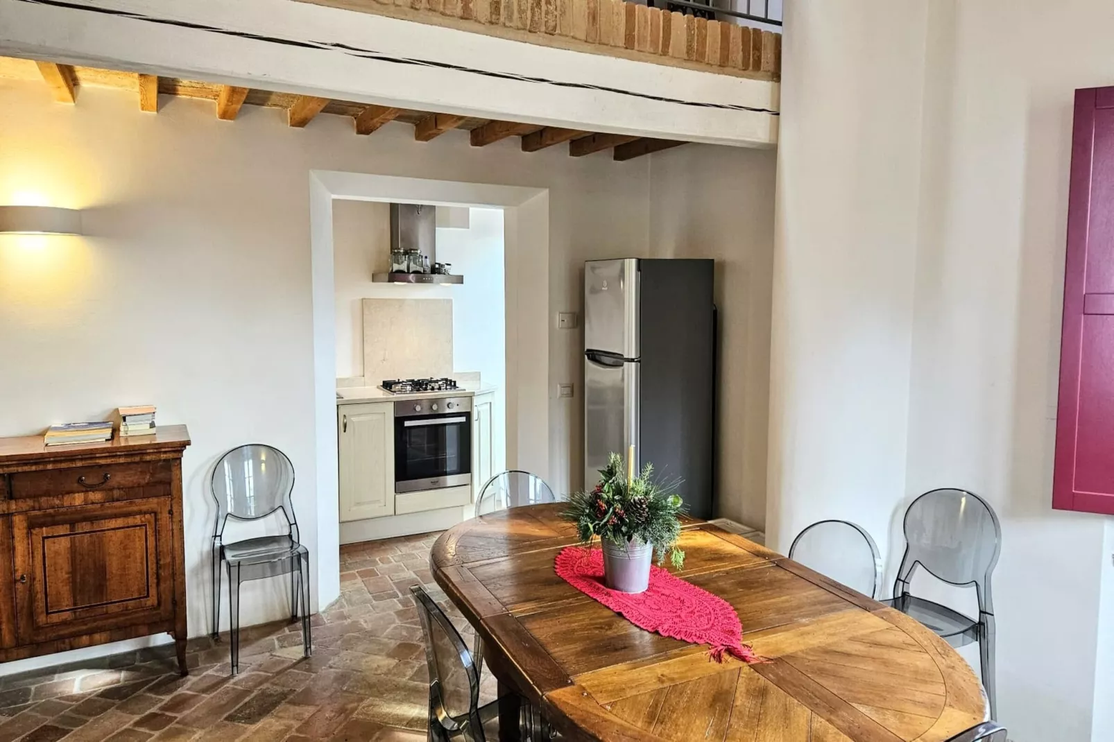 Melograno 4-Dining room