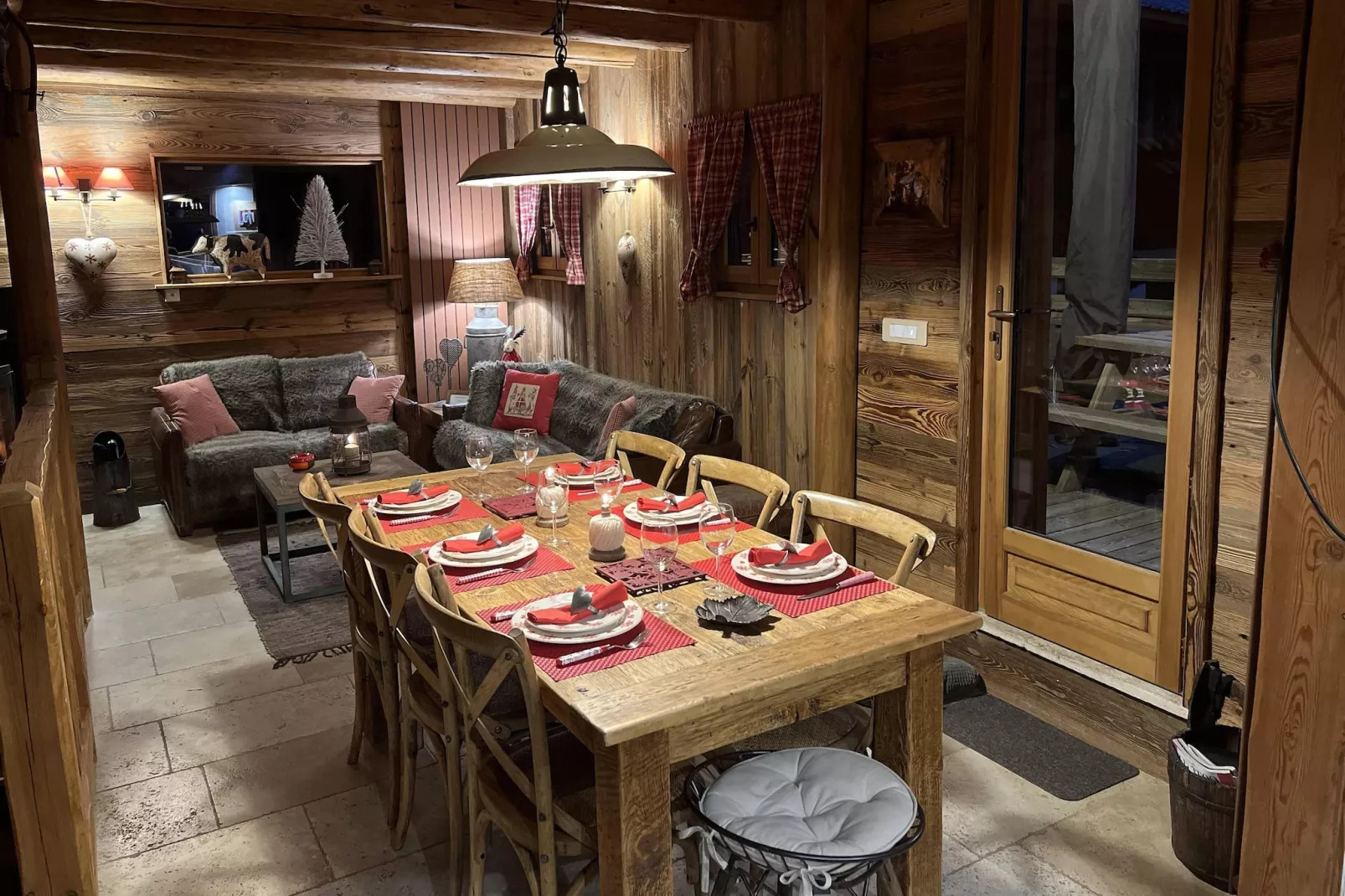 Chalet Les Alpages-Esszimmer