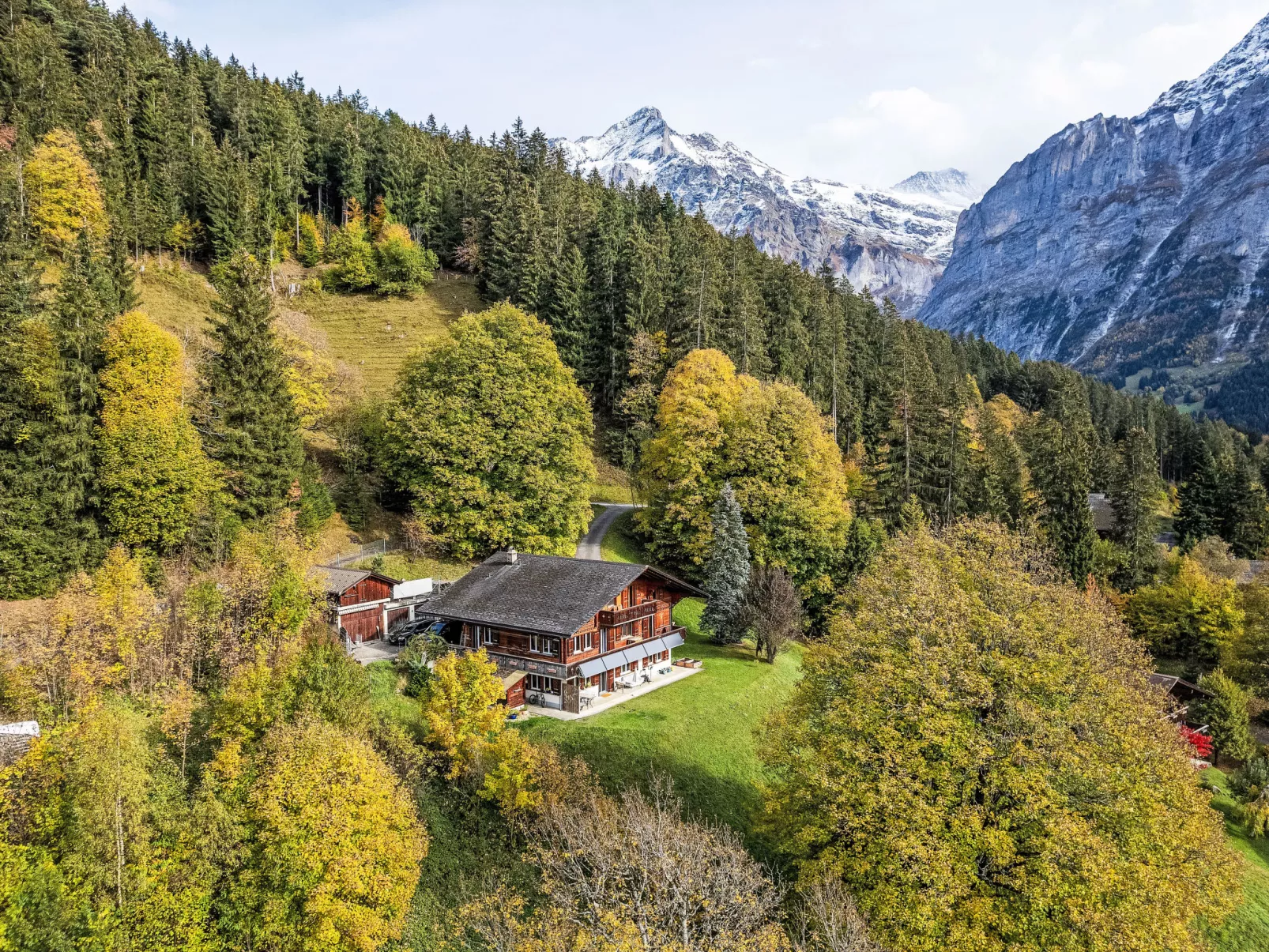Chalet uf Duft-Outside