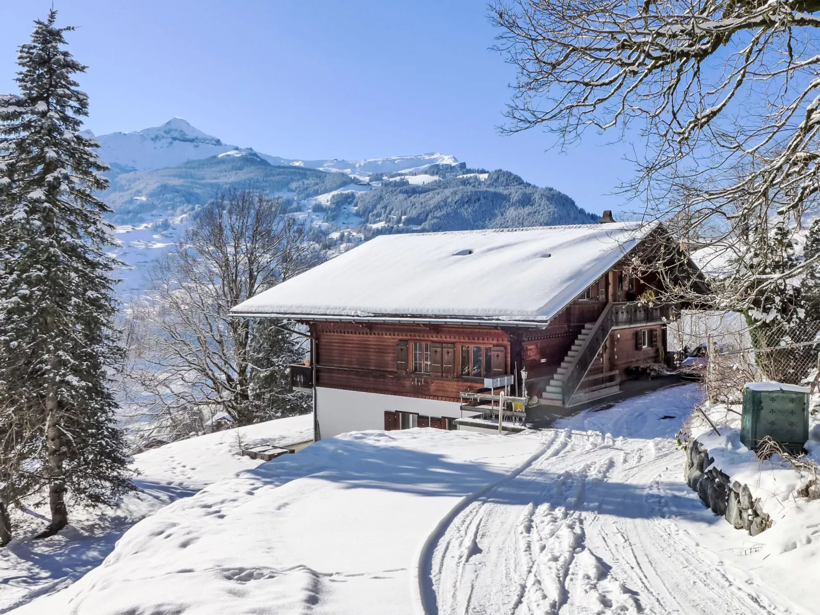 Chalet uf Duft-Outside