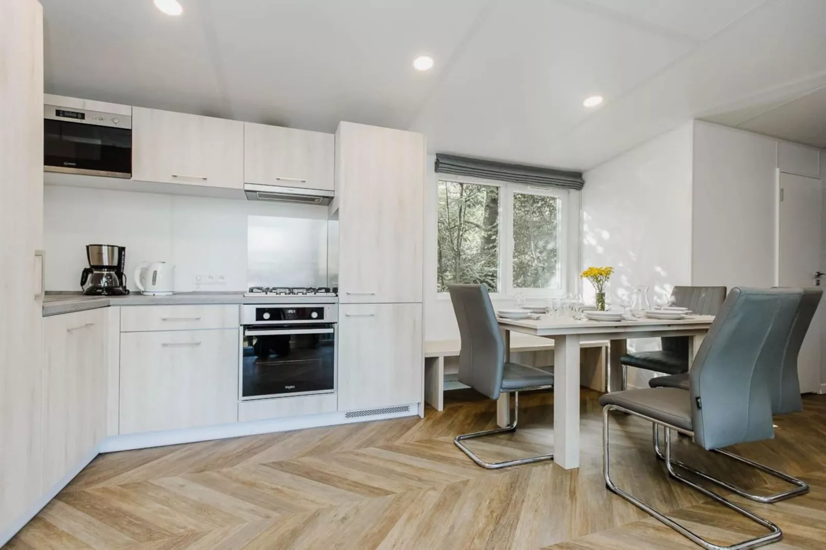 Lark-Kitchen