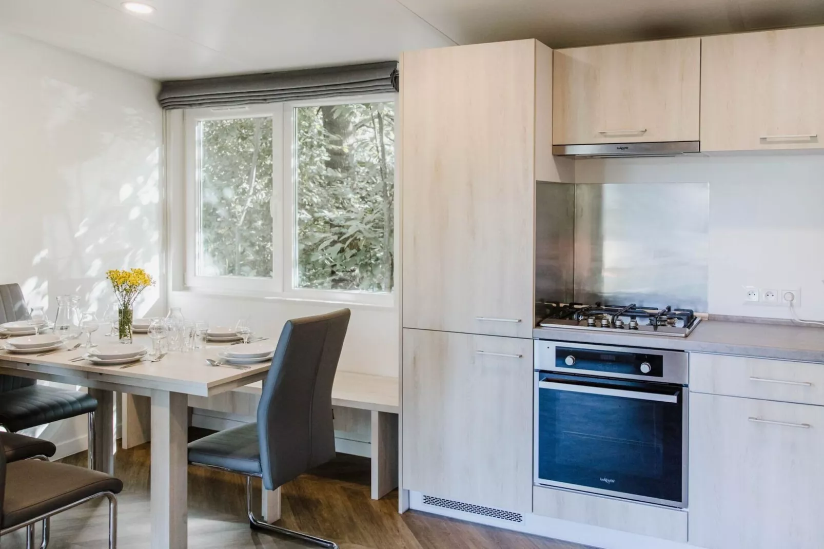 Lark-Dining room