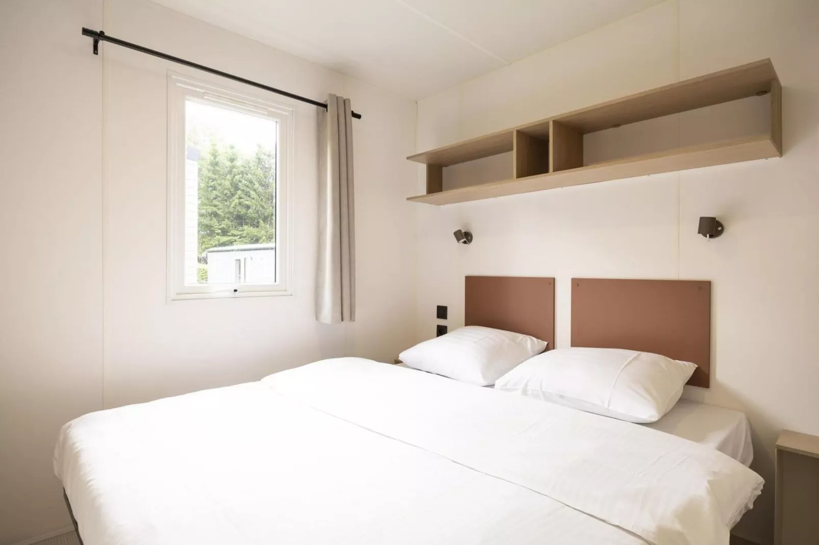 Super Cordelia-Bedroom