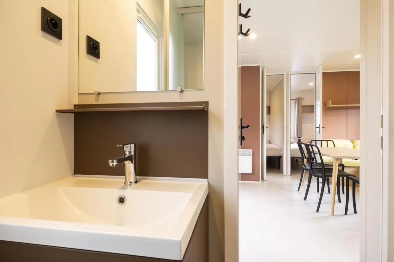 Super Cordelia-Bathroom