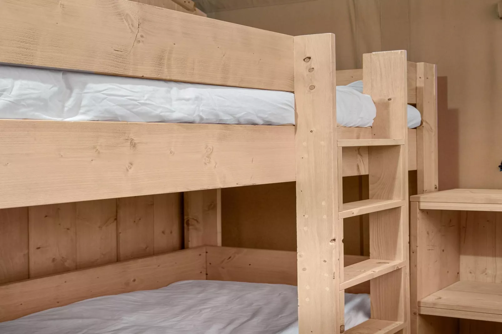 Dreamer 49-Bedroom