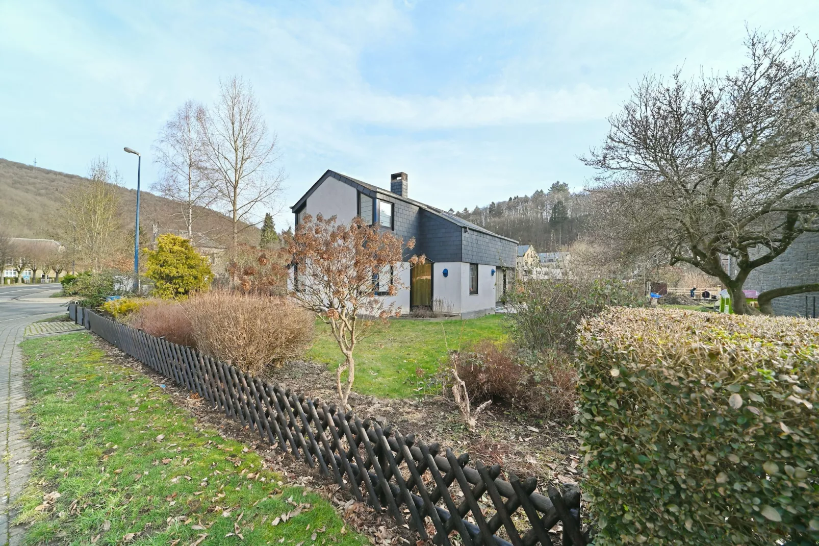 Symon Lodge-Landing